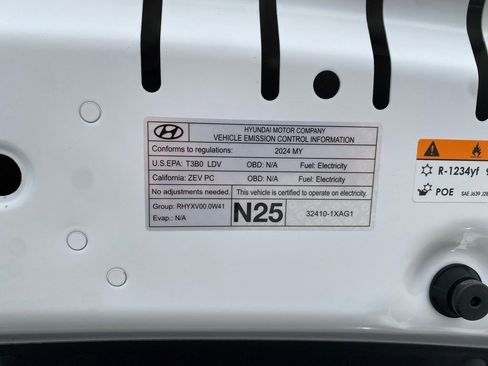 Used 2024 Hyundai Ioniq 5 SEL image 32