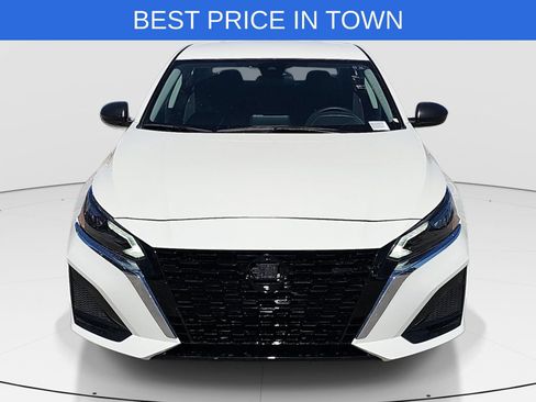 Used 2025 Nissan Altima 2.5 SV FWD image 2