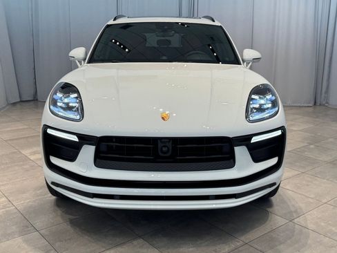 Certified 2025 Porsche Macan image 6