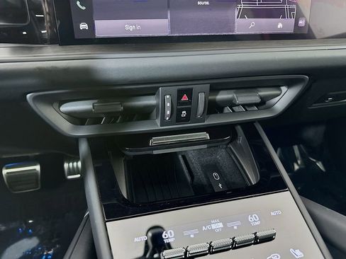 Certified 2026 Porsche Cayenne GTS AWD/4WD image 18
