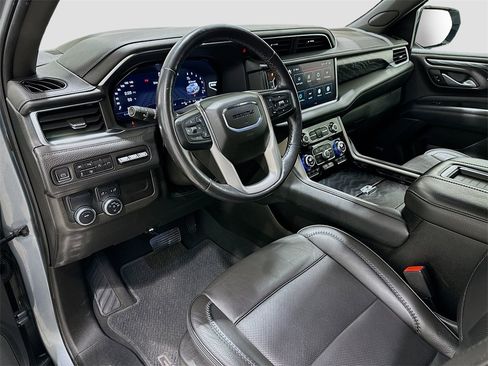 Used 2022 GMC Yukon Denali image 9