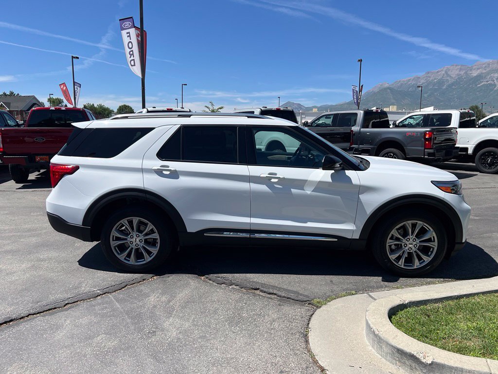 Used 2023 Ford Explorer Limited AWD/4WD image 7