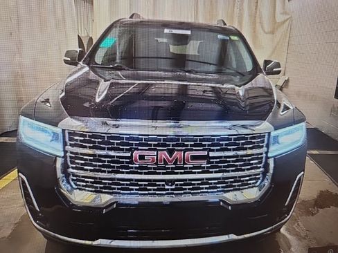 Used 2021 GMC Acadia Denali w/ Denali Ultimate Package image 18