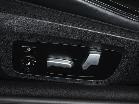 Used 2022 BMW 840i xDrive Convertible w/ Driving Assistance Package image 60