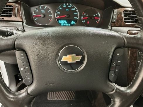 Used 2014 Chevrolet Impala LT w/ LT Sunroof Package image 26