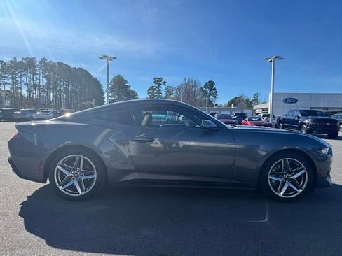 Used 2024 Ford Mustang Coupe image 6