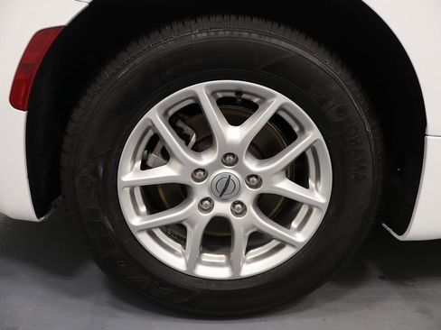 Used 2025 Chrysler Pacifica Select FWD image 27