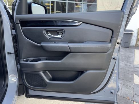 Used 2023 Honda Pilot Touring image 19