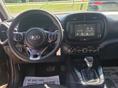 Used 2021 Kia Soul S FWD image 11