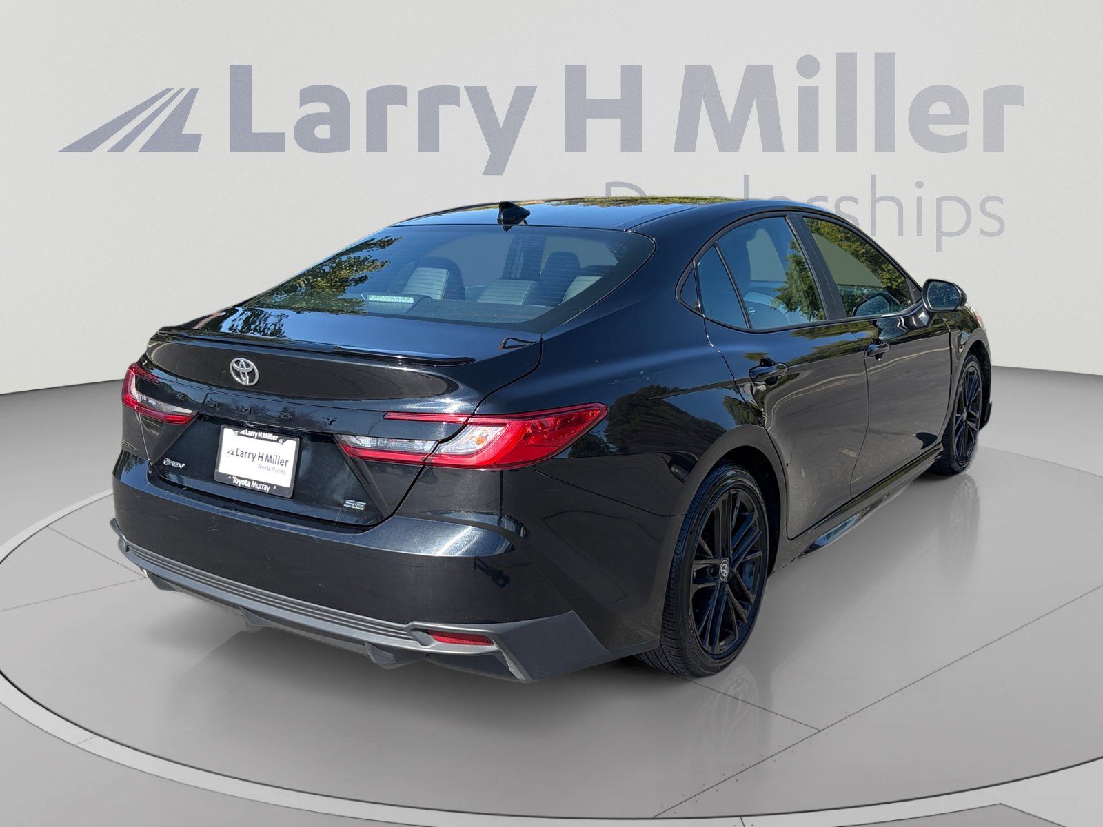 Used 2025 Toyota Camry SE FWD image 5