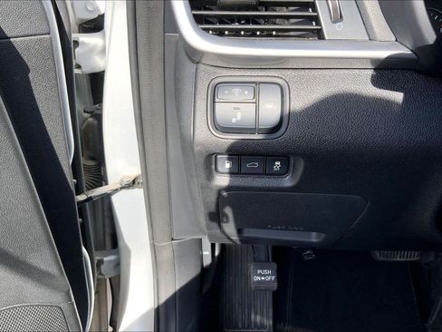 Used 2020 Kia Optima LX image 32