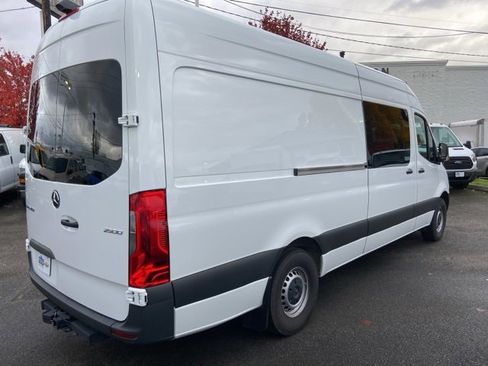Used 2024 Mercedes-Benz Sprinter 2500 w/ Acoustic Package image 8