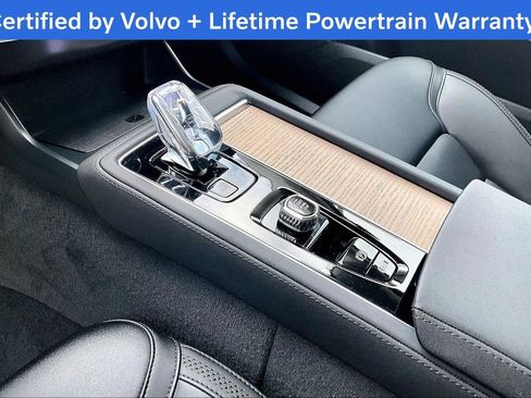Certified 2025 Volvo XC90 B6 Plus image 18