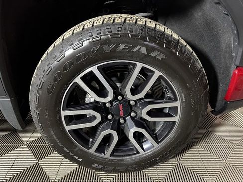 Used 2025 GMC Sierra 1500 AT4 w/ AT4 Preferred Package image 22