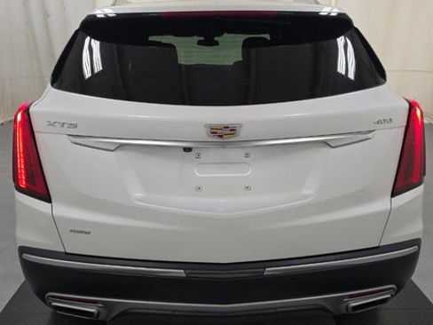 Used 2025 Cadillac XT5 Premium Luxury AWD/4WD image 3