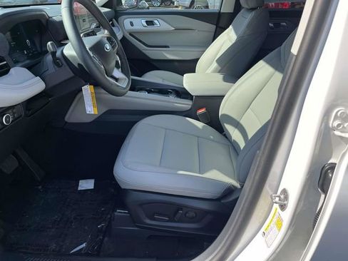 New 2026 Ford Explorer Active RWD image 9