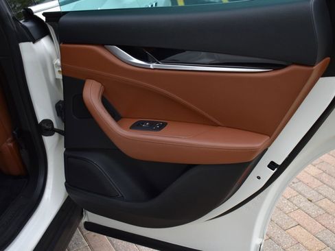 Used 2019 Maserati Levante S image 41