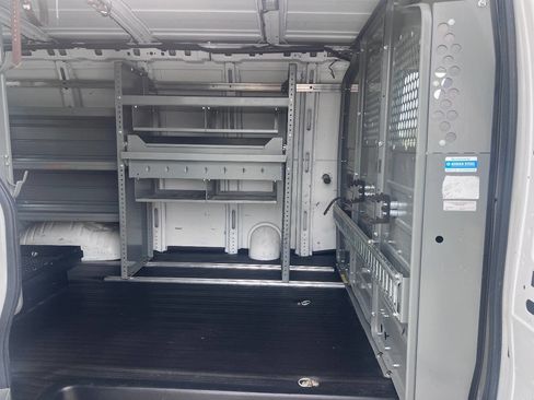 Used 2015 Chevrolet Express 2500 image 16