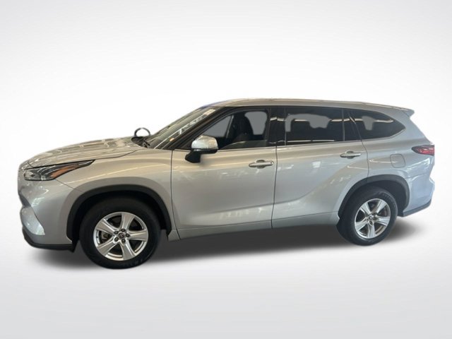 Used 2021 Toyota Highlander LE FWD image 34