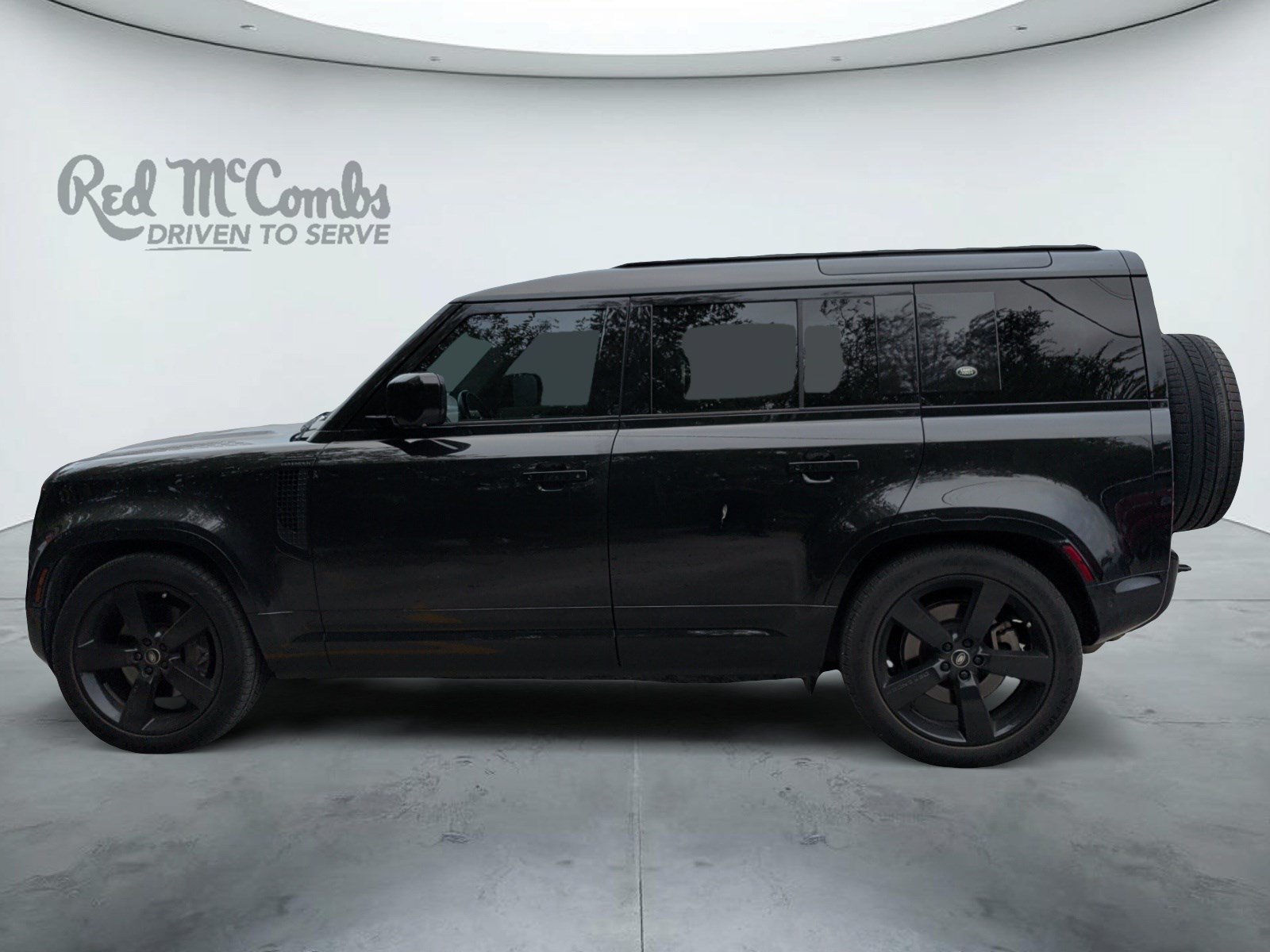 Used 2023 Land Rover Defender 110 X-Dynamic SE AWD/4WD image 2