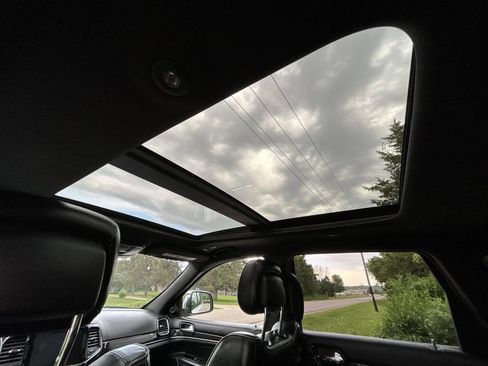 Used 2021 Jeep Grand Cherokee Overland image 23