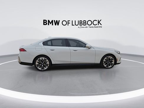 Certified 2025 BMW 530i xDrive image 9