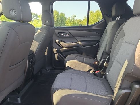 Used 2023 Chevrolet Traverse LT AWD/4WD image 35
