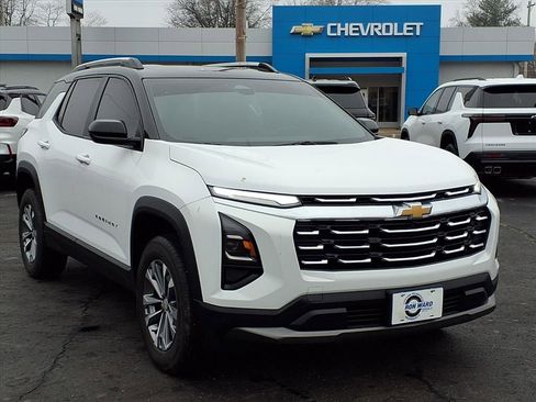 Used 2025 Chevrolet Equinox LT w/ Convenience Package II image 5