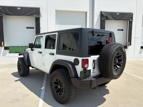 Used 2016 Jeep Wrangler Unlimited Sport w/ Connectivity Group AWD/4WD image 5