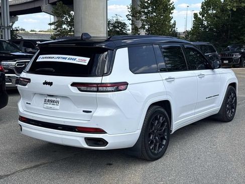 Used 2023 Jeep Grand Cherokee L Summit AWD/4WD image 3