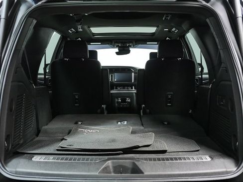 Used 2023 GMC Yukon Denali w/ Denali Reserve Package RWD image 34