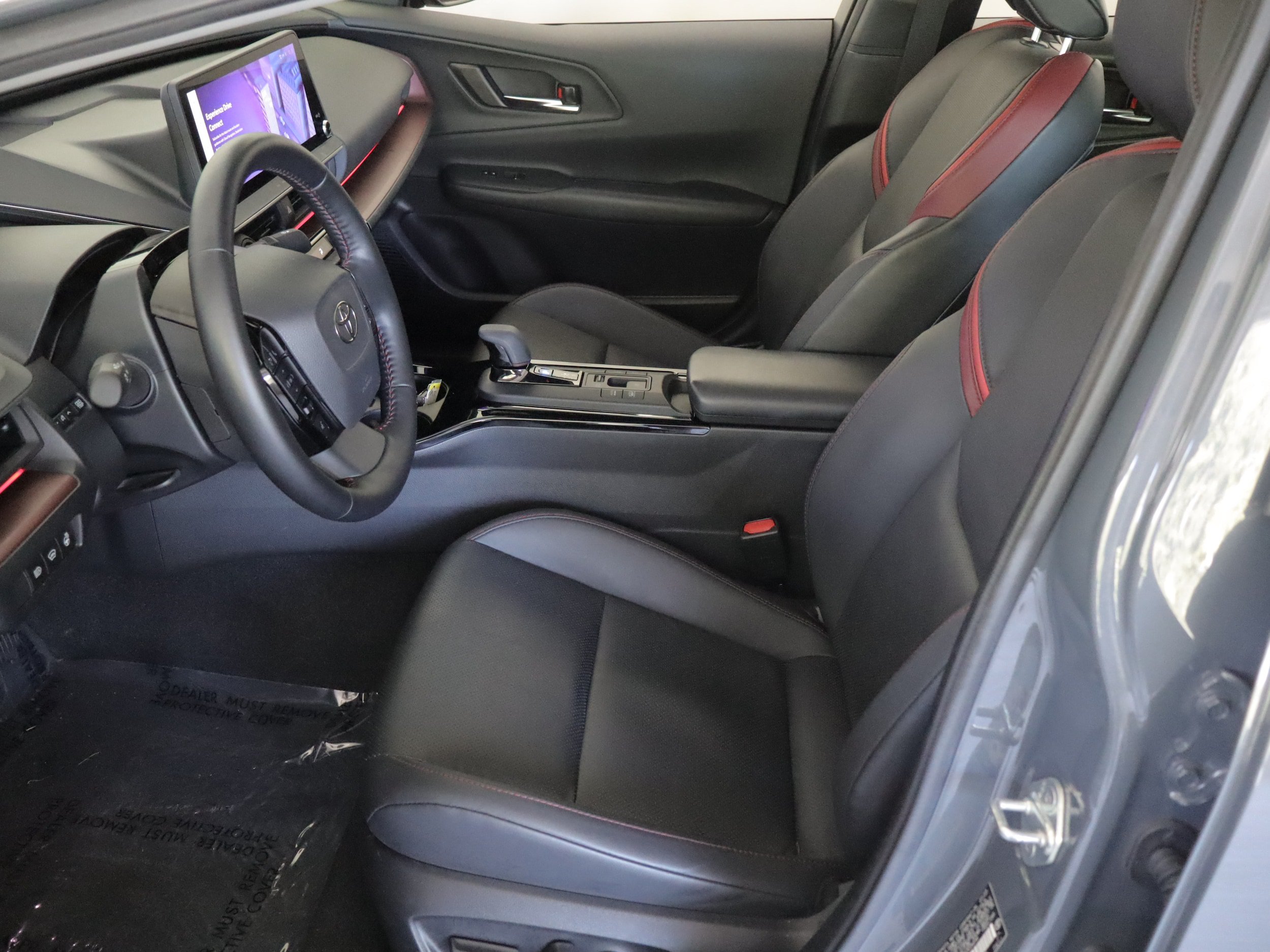 Used 2023 Toyota Prius Prime FWD image 7