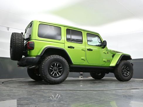 Used 2025 Jeep Wrangler Unlimited Rubicon AWD/4WD image 40