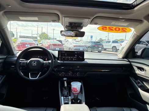 Used 2025 Honda Accord Touring image 18
