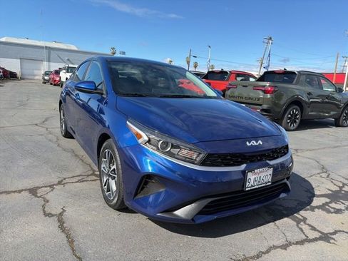 Used 2023 Kia Forte LXS FWD image 3