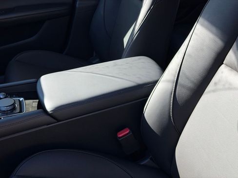 New 2026 MAZDA MAZDA3 Hatchback w/Premium Plus Pkg image 24