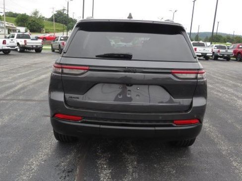 Used 2022 Jeep Grand Cherokee Altitude image 15