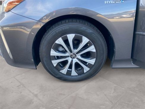 Used 2022 Toyota Prius XLE image 14