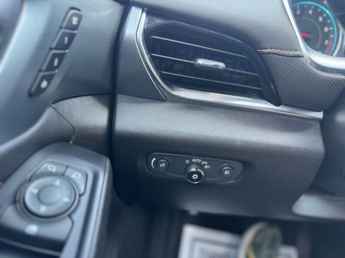 Used 2019 Chevrolet Traverse Premier w/ Redline Edition AWD/4WD image 39