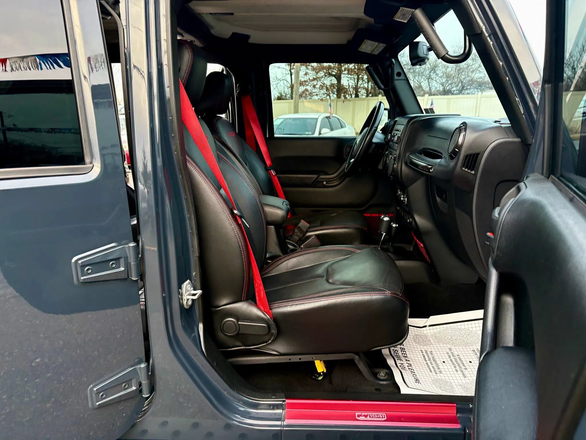 Used 2017 Jeep Wrangler Unlimited Rubicon AWD/4WD image 30