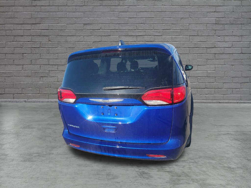 Used 2021 Chrysler Voyager LX FWD image 11