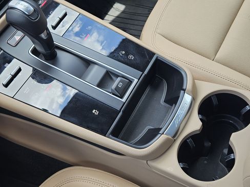 Certified 2026 Porsche Macan AWD/4WD image 20