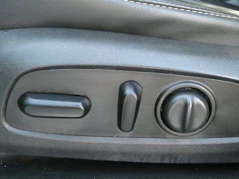 Used 2020 GMC Acadia SLT w/ Premium Package image 26