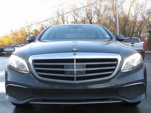 Used 2020 Mercedes-Benz E 350 4MATIC Sedan image 2
