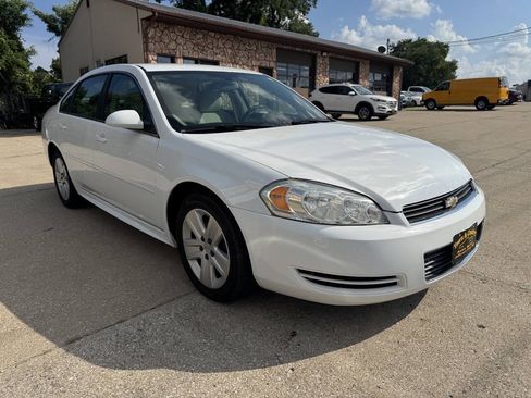 Used 2011 Chevrolet Impala LS FWD image 3