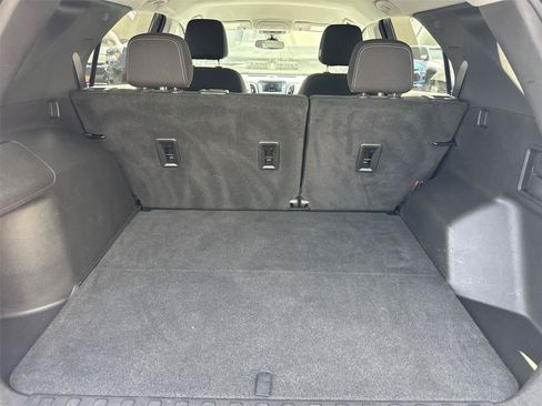 Used 2022 Chevrolet Equinox LT FWD image 23