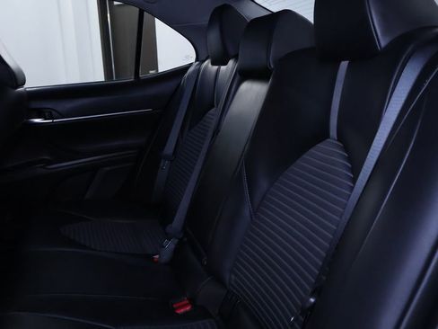 Used 2024 Toyota Camry SE image 13