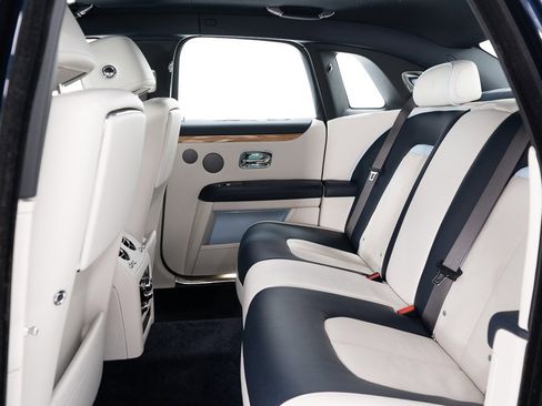 Certified 2022 Rolls-Royce Ghost image 24