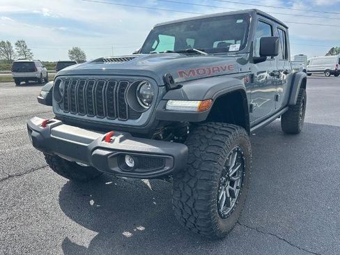 Used 2024 Jeep Gladiator Mojave w/ Convenience Group image 4