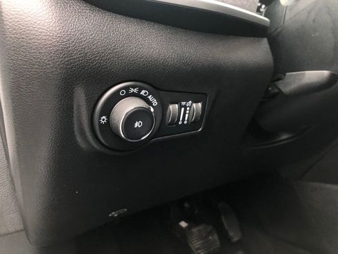 Used 2022 Jeep Compass Latitude image 21